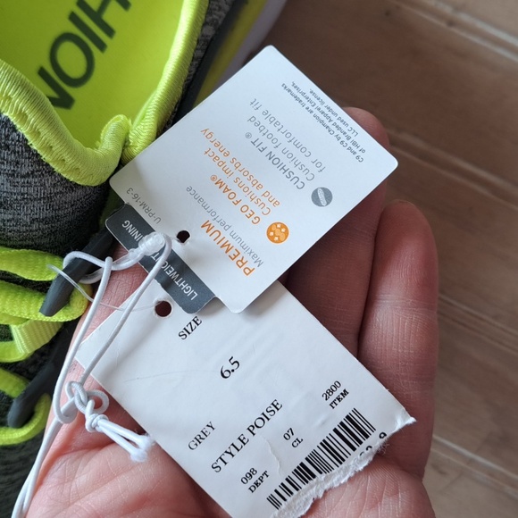 NWT C9 Champion Poise Athletic Shoes, featuring a Cushion Fit Memory Foam Sock - Picture 10 of 11